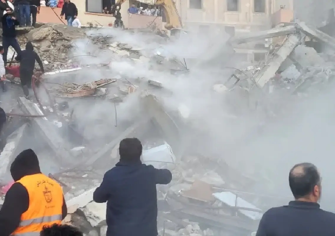 Five killed in Tripoli building collapse, rescue efforts continue - News Karnataka