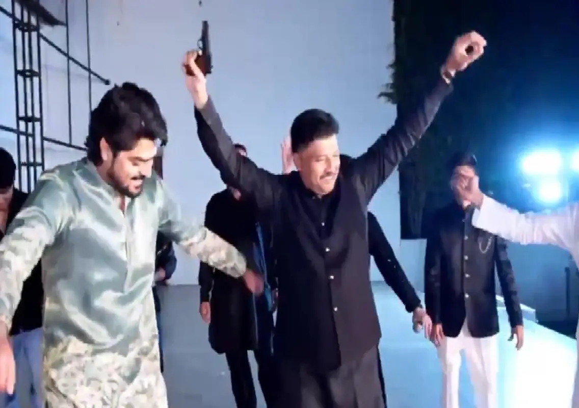 Karnataka Congress leader faces probe after viral reel shows gun display: WATCH - News Karnataka