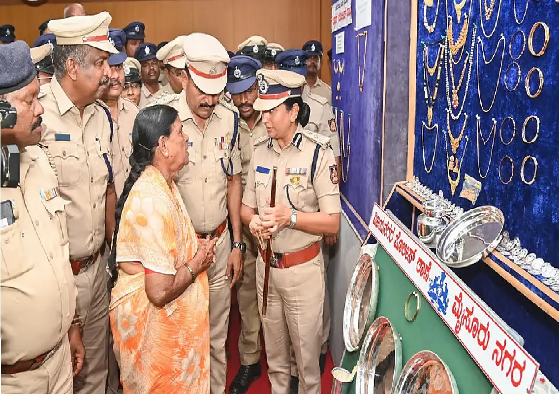 Mysuru police return ₹2.96 crore valuables to owners - News Karnataka