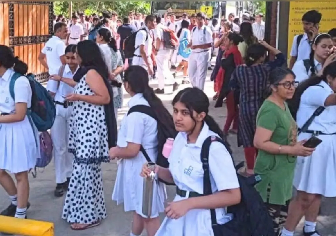 Noida schools evacuated after bomb threat emails - News Karnataka