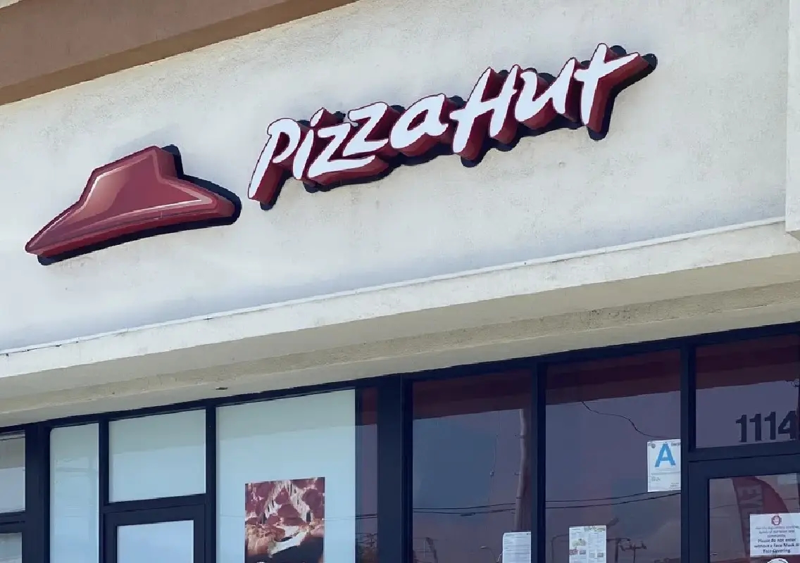 Pizza Hut to shut 250 US outlets as Yum! reviews brand strategy - News Karnataka