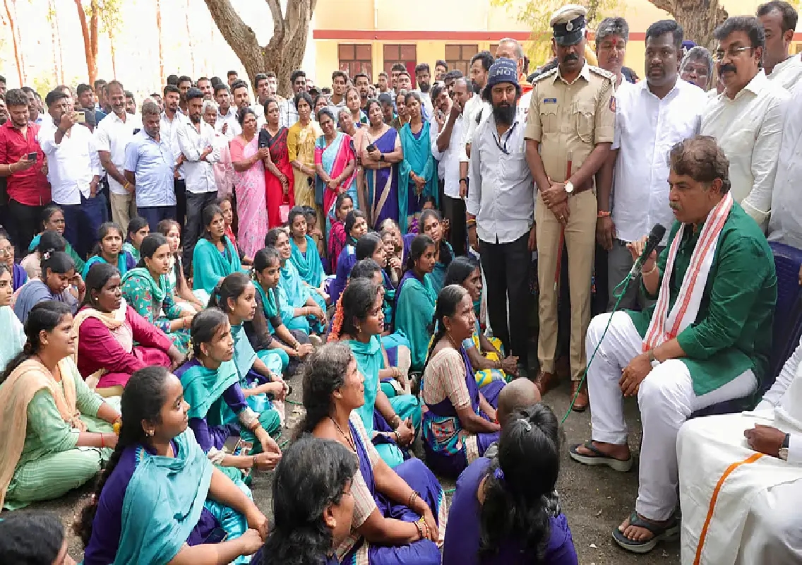 R Ashoka backs ‘Save Mysore Silk’ protest in Mysuru - News Karnataka