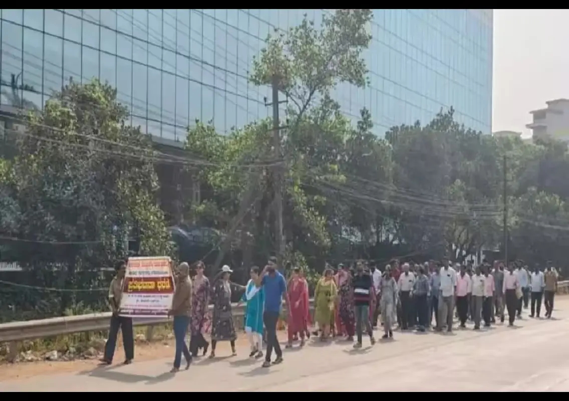 Residents near MCC decry decade-long civic issues, plan stir - News Karnataka