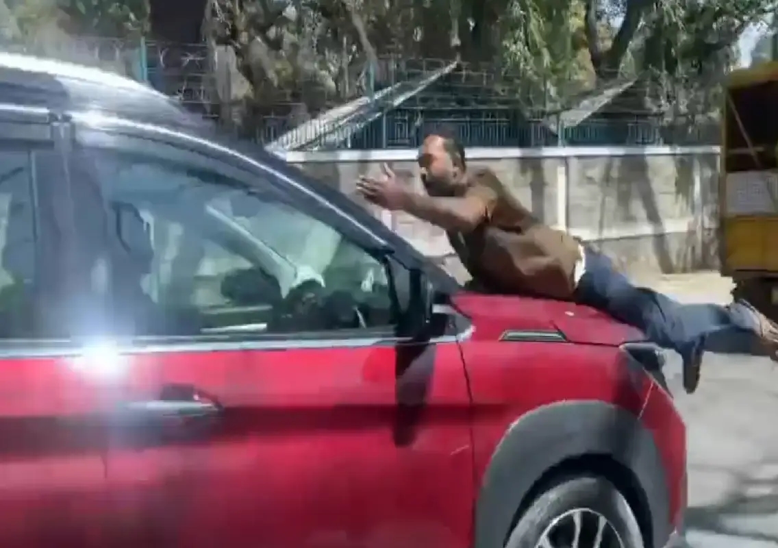 SUV driver booked for attempt to murder after bonnet drag in Bengaluru: WATCH - News Karnataka