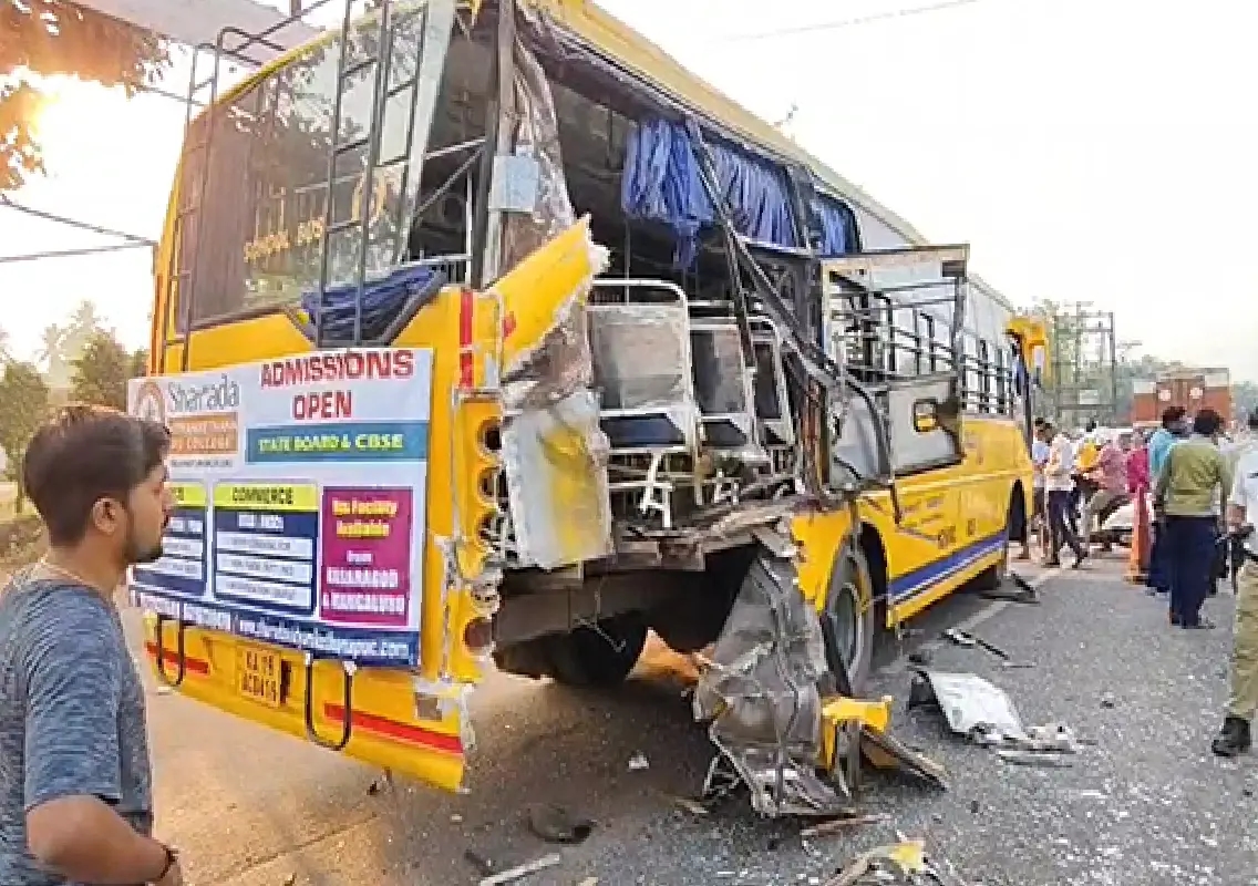Seven students injured after truck hits school bus from behind - News Karnataka