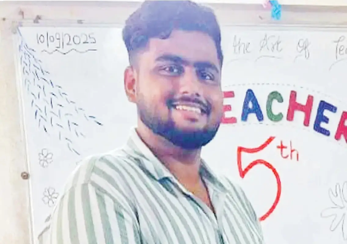 Student dies in train fall on way to board exam - News Karnataka