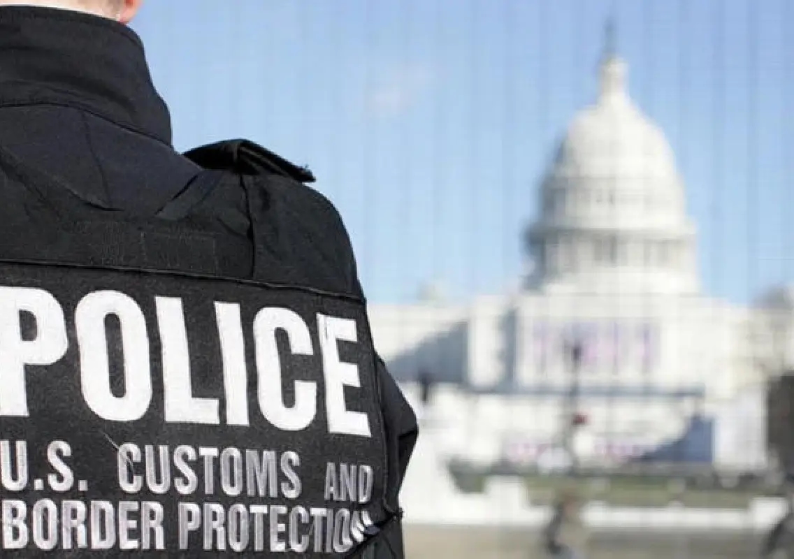 Teen claims ICE agents mocked him while he brought heart medicine for detained father - News Karnataka