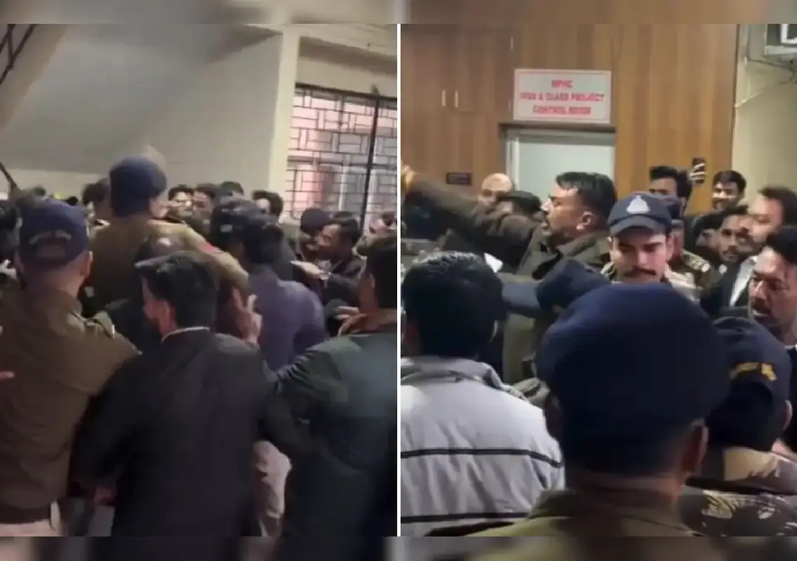 Tension at Bhopal district court during remand hearing of minor abuse accused - News Karnataka