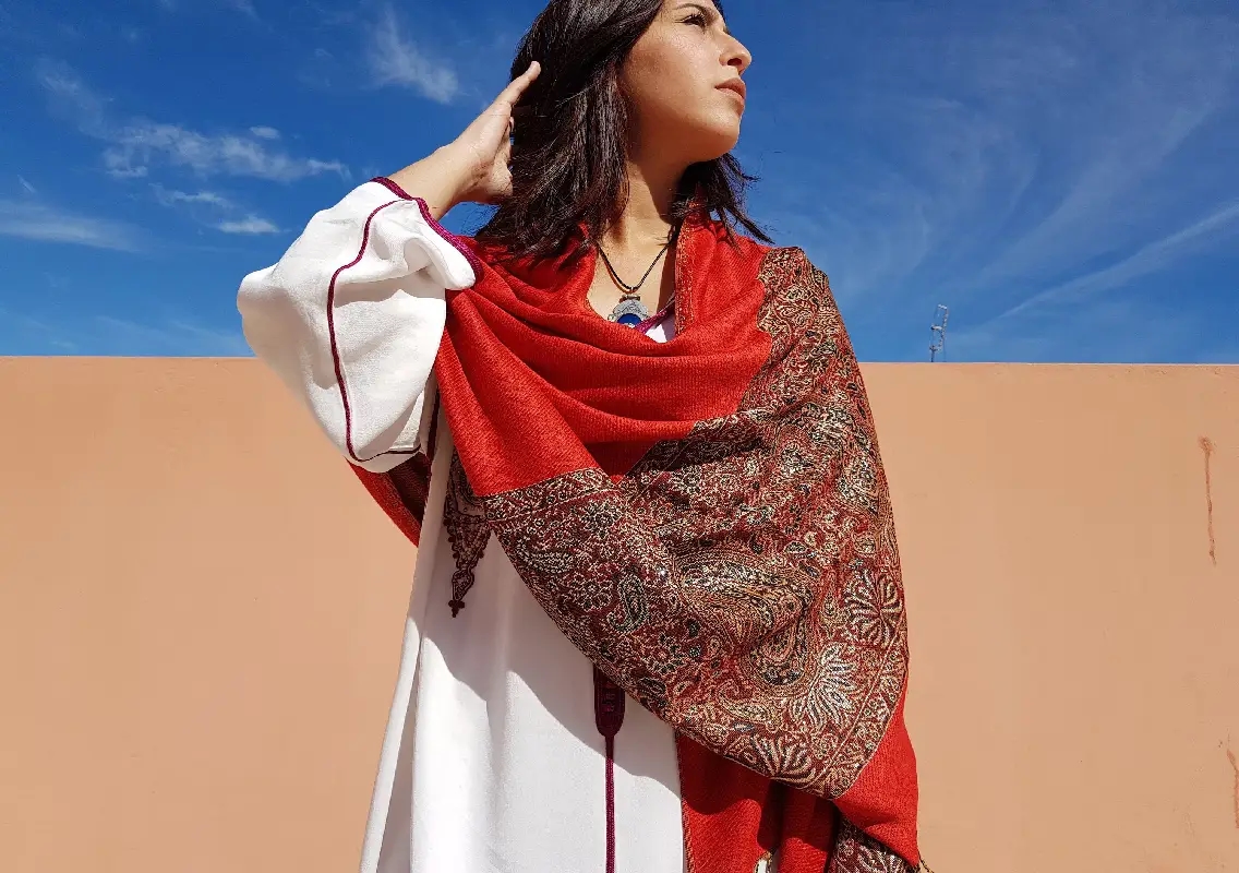 US woman’s praise for dupatta sparks global fashion conversation - News Karnataka