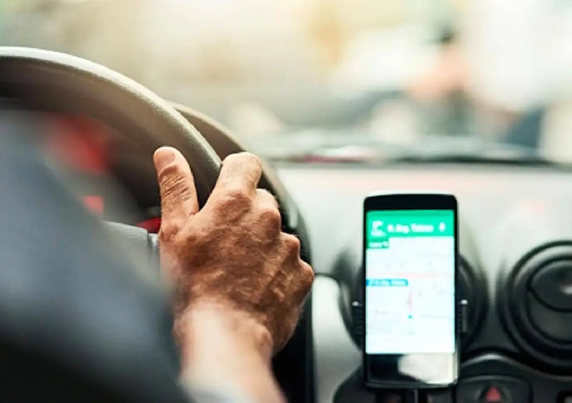 Uber driver’s kind words to student spark warm generational moment online - News Karnataka