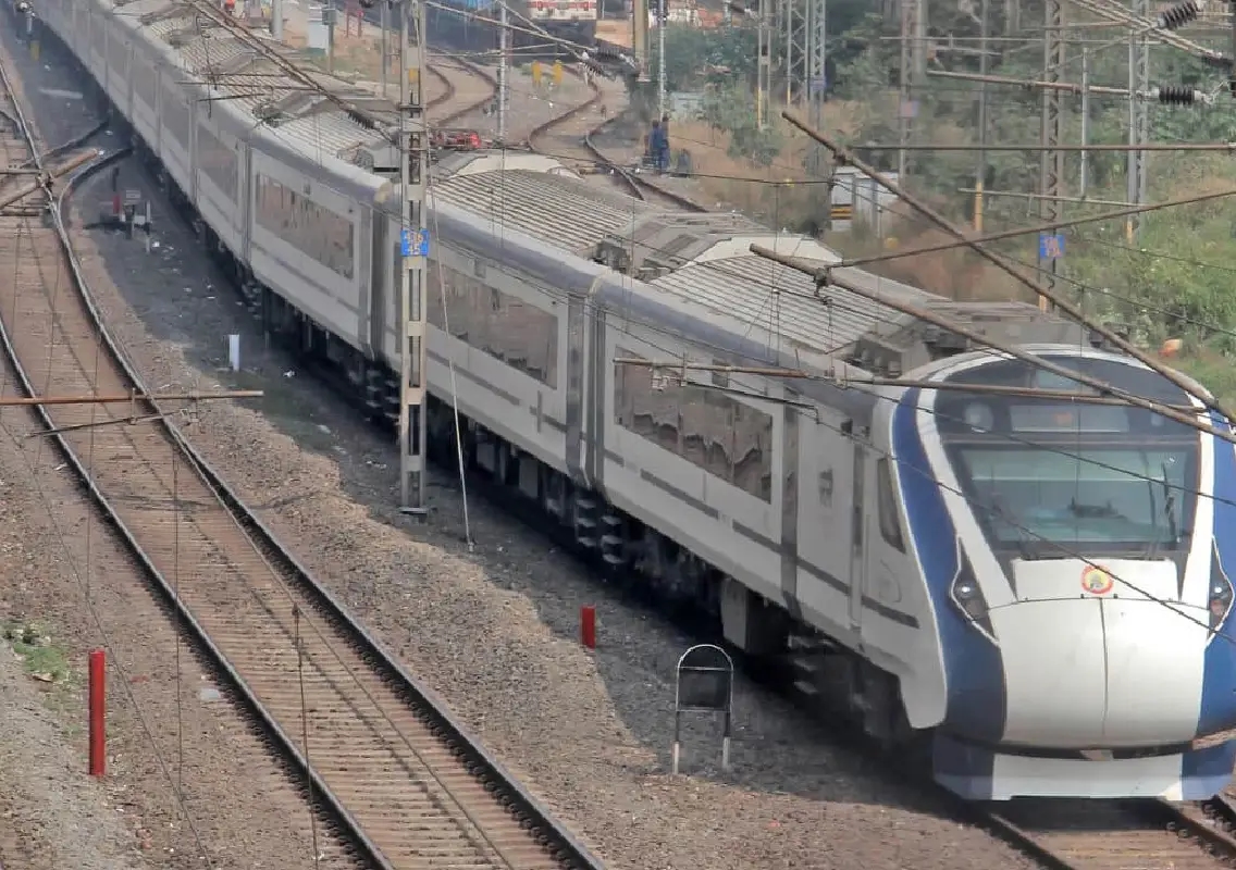 Vande Bharat train hits youths filming reel, two die and one injured - News Karnataka
