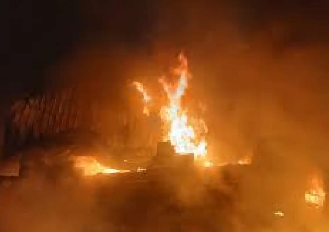 Water protest locks TMC office; fire guts shop in Belthangady - News Karnataka