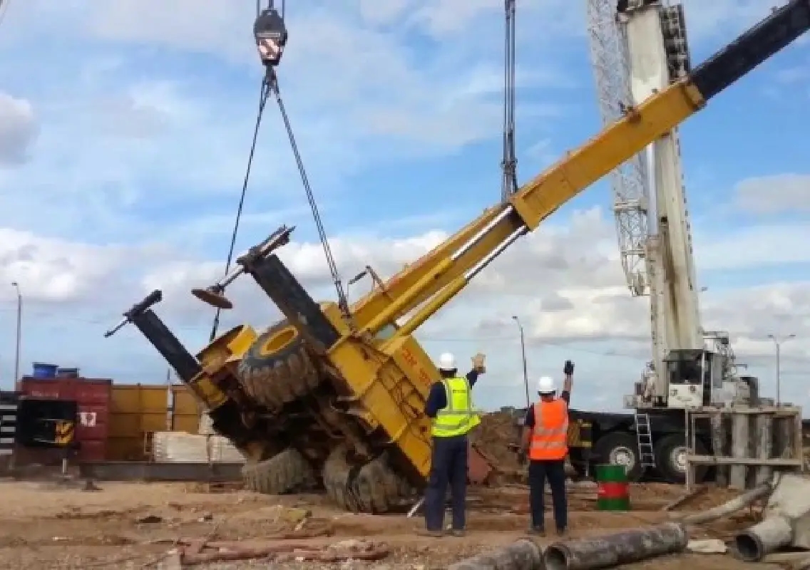 Woman worker killed in crane mishap; two booked - News Karnataka