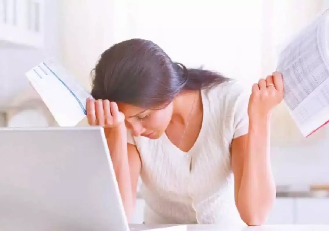 Young woman dies after alleged harassment over ₹25 lakh - News Karnataka