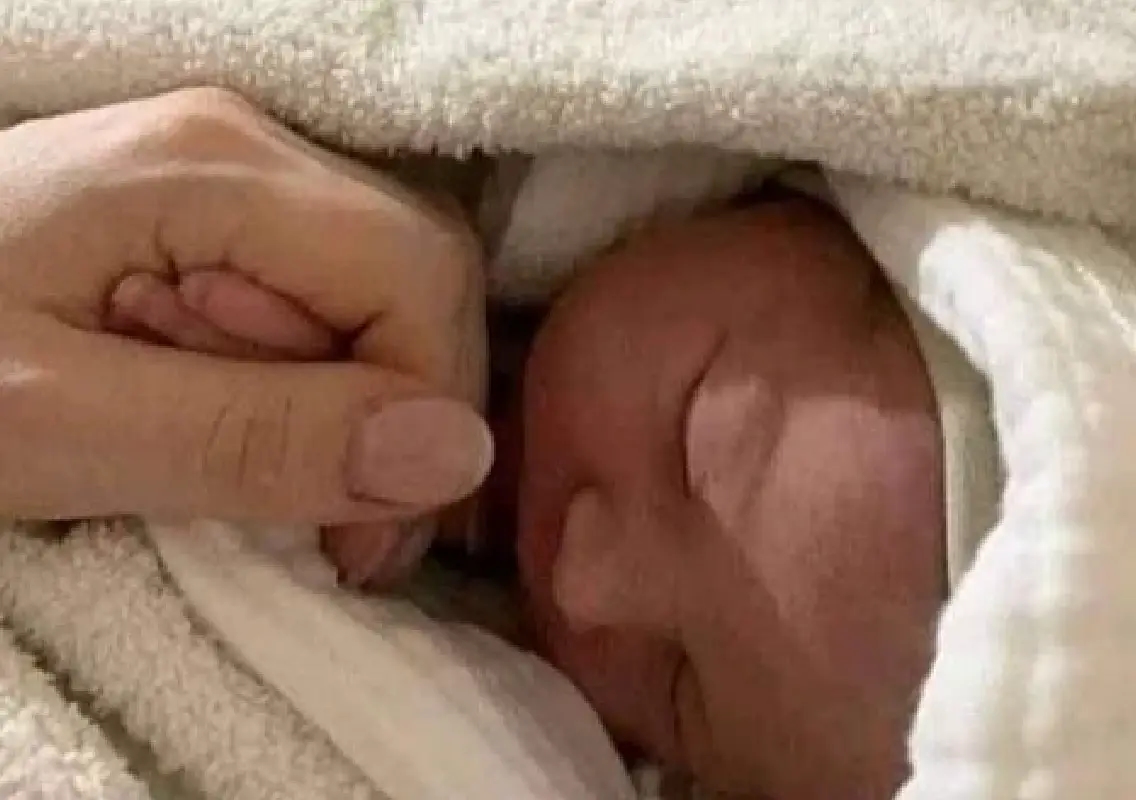 ‘Dead’ newborn found alive before burial shocks family - News Karnataka