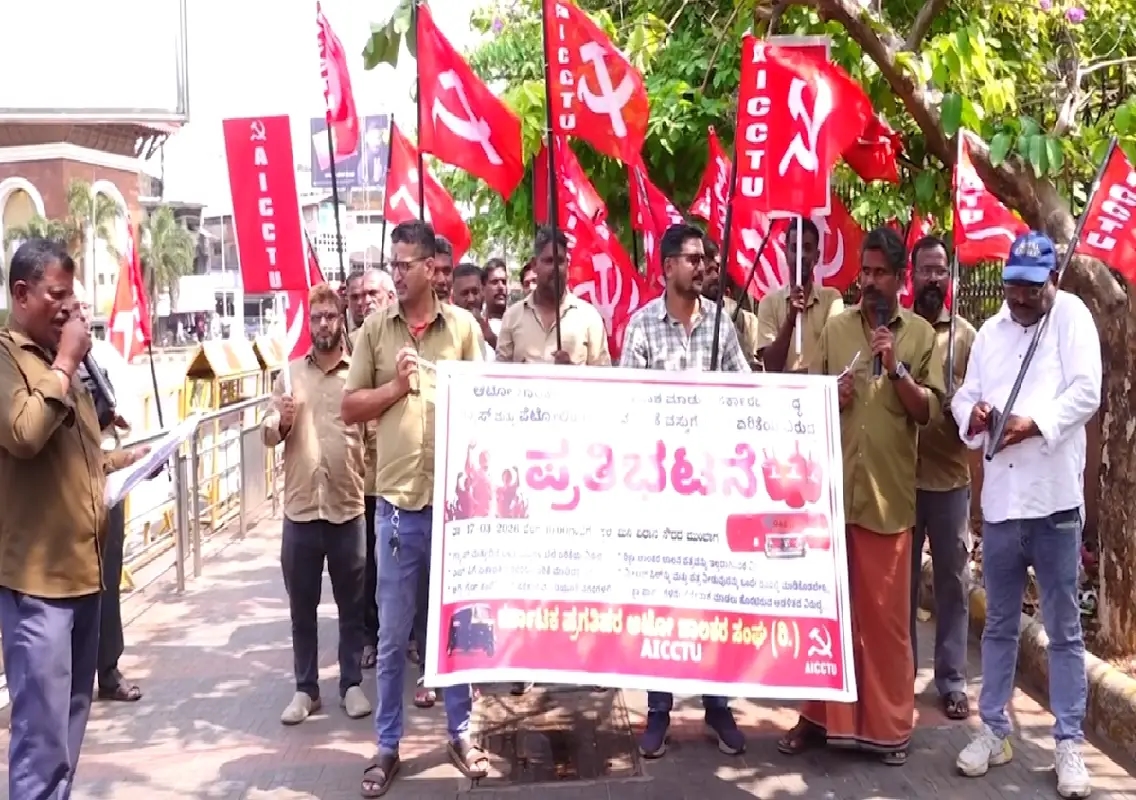 Auto drivers protest rising costs, aggregator competition: WATCH - News Karnataka