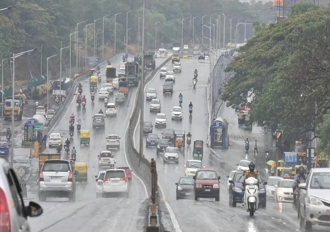 Pre-monsoon rain, hailstorm hit Bengaluru - News Karnataka