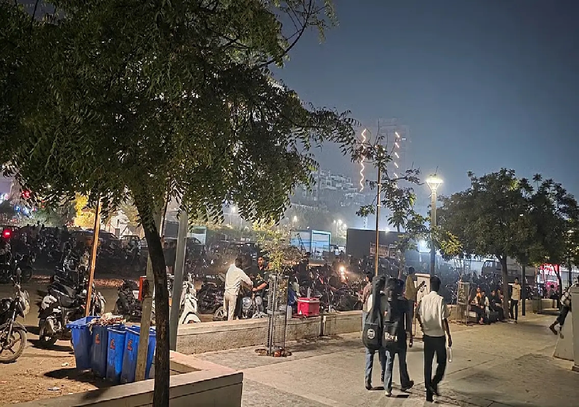Bengaluru man’s post on midnight city life sparks debate online - News Karnataka