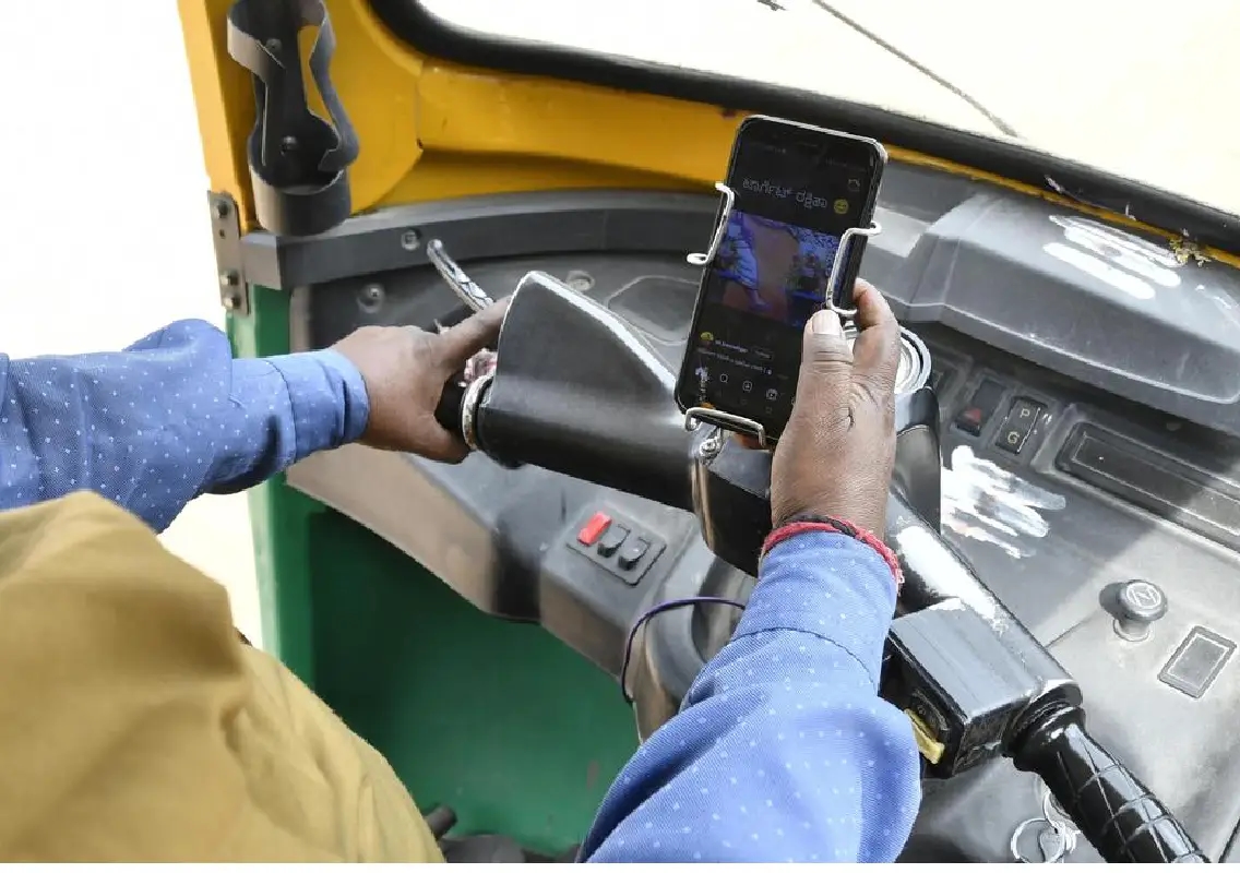 Bengaluru post on auto drivers’ phone calls sparks safety debate - News Karnataka