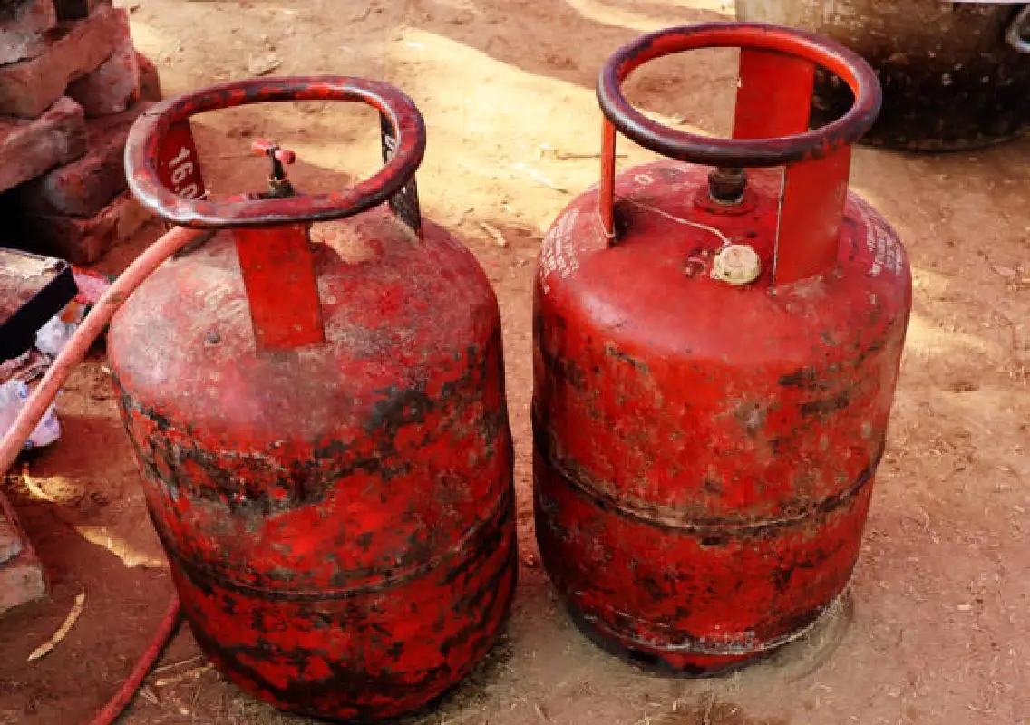 Bengaluru pubs cut menus amid LPG shortage concerns - News Karnataka