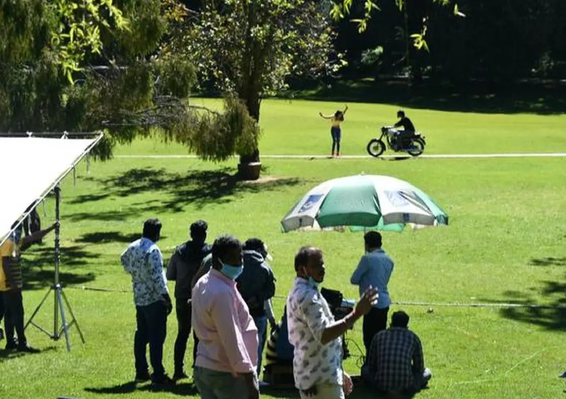 Debate on park timings, illegal flexes takes centre stage - News Karnataka