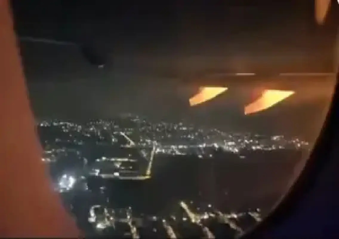 Delta flight makes emergency landing after engine failure: WATCH - News Karnataka