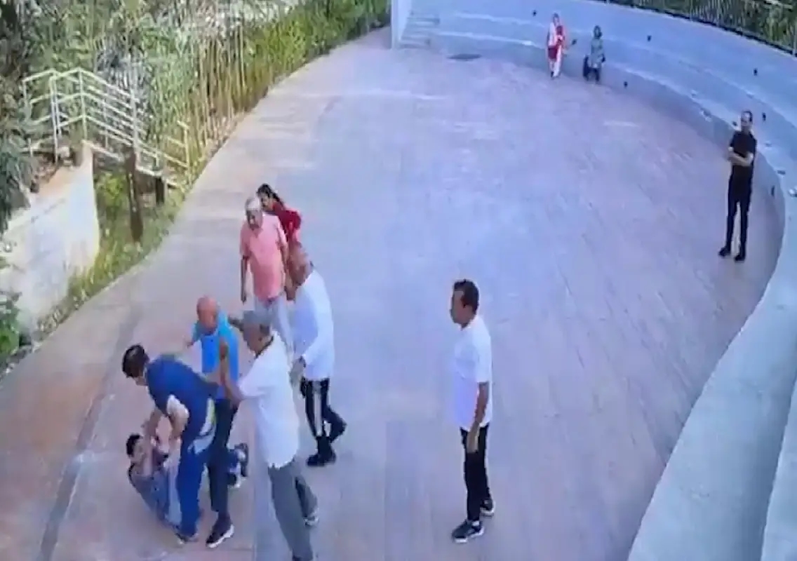 Dog walk dispute sparks scuffle in Bengaluru apartment: WATCH - News Karnataka