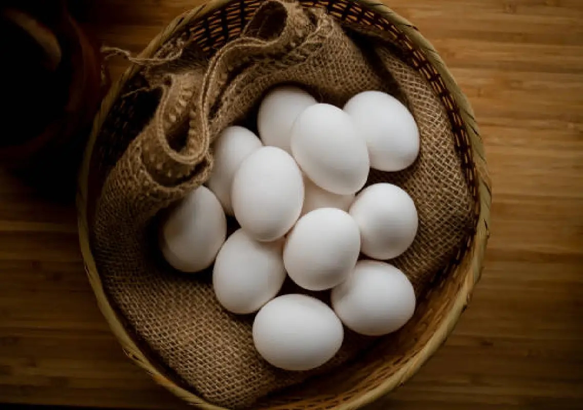 Egg prices fall sharply amid Middle East conflict and Ramzan - News Karnataka