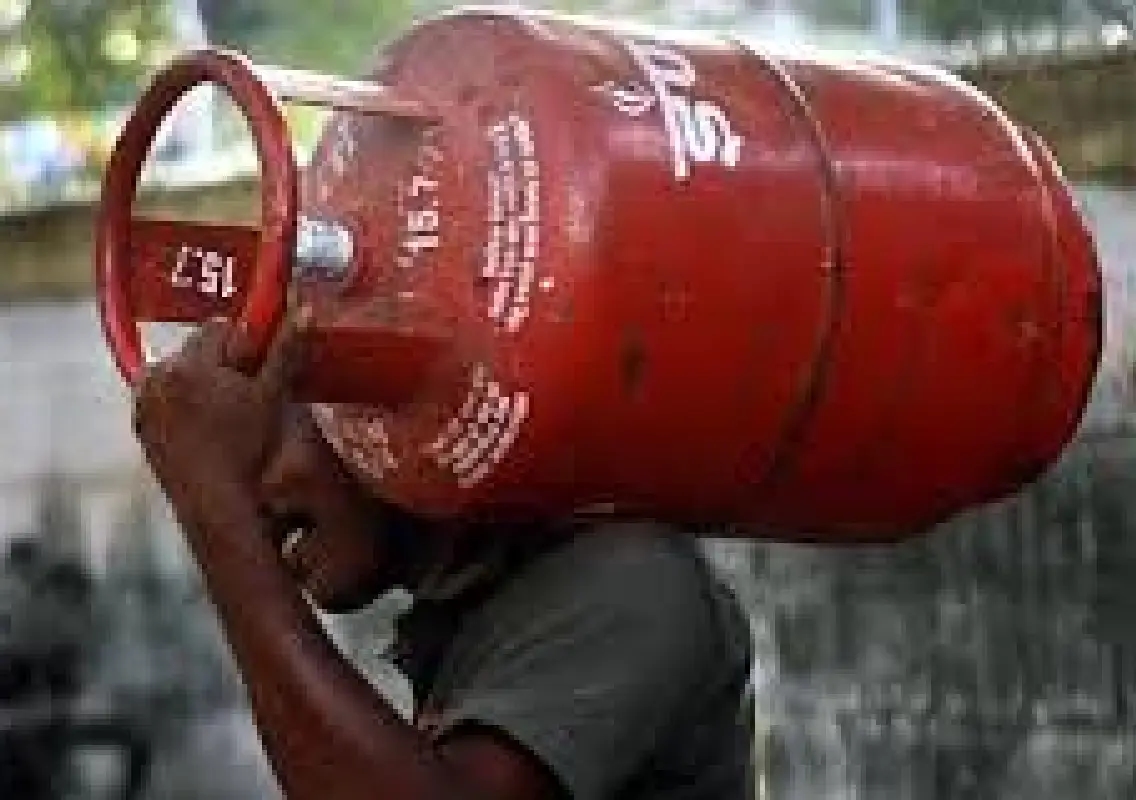 Gas cylinder thefts rise in Bengaluru amid supply crisis - News Karnataka