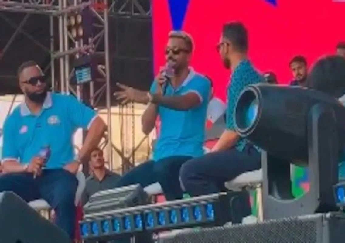 Hardik Pandya listens to Hanuman Chalisa in Ferrari - News Karnataka