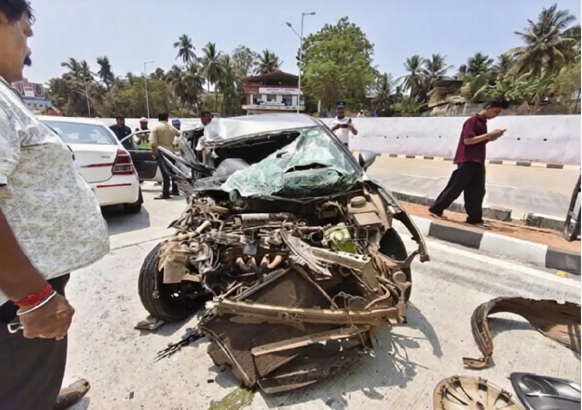 Head-on collision between car and bus leaves several injured in Udupi: WATCH - News Karnataka