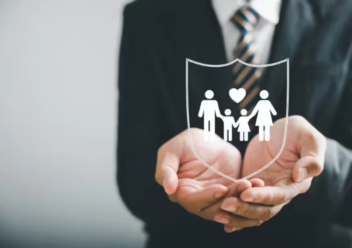 Who Should Buy Family Floater Health Insurance? Eligibility, Age Limits & Tips - News Karnataka