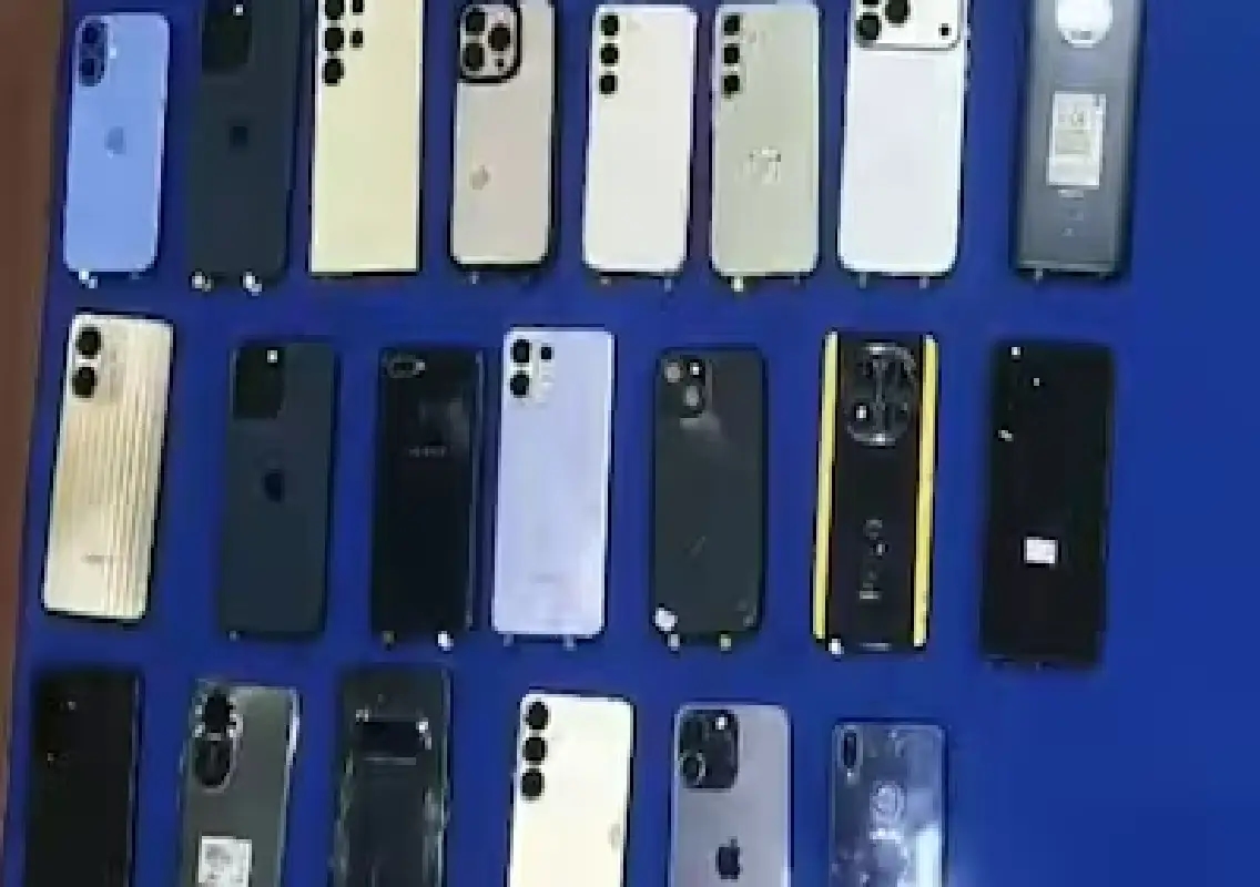 Juvenile gang steals phones during IPL opener in Bengaluru - News Karnataka