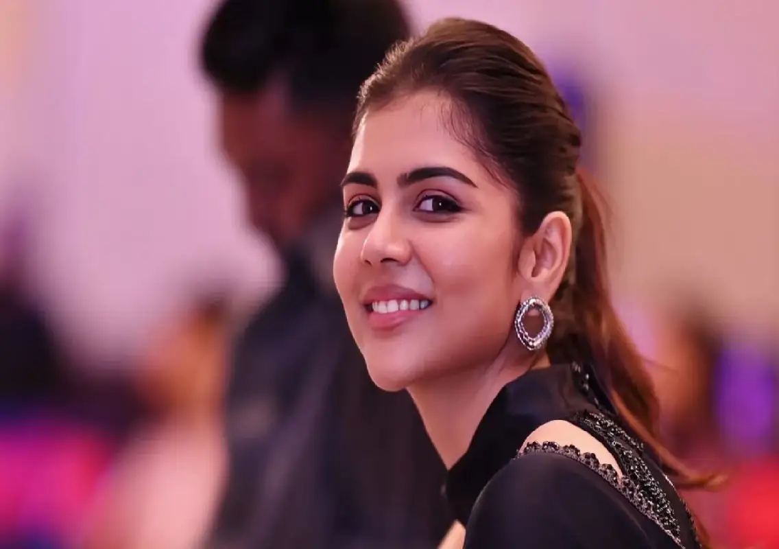 Kalyani Priyadarshan on long work hours in Malayalam film industry - News Karnataka