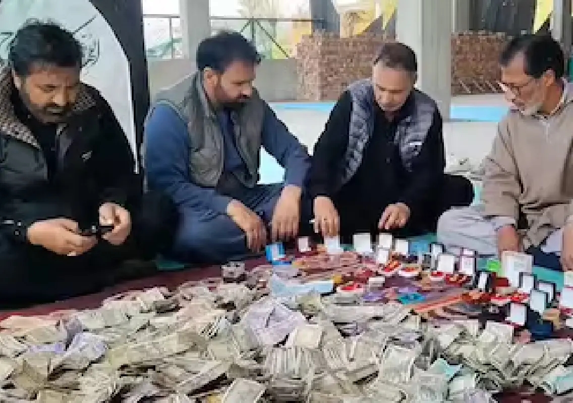 Kashmir locals donate gold, cash to support Iran amid crisis - News Karnataka