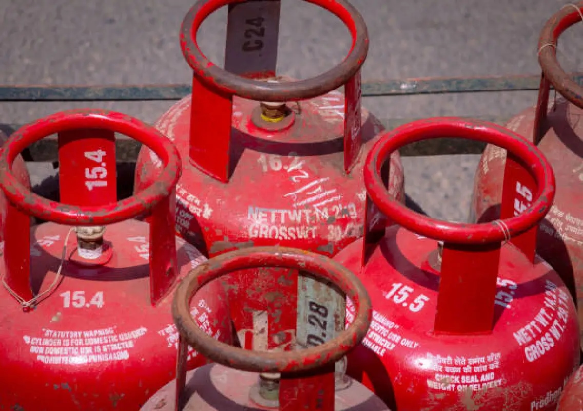 LPG shortage hits Mysuru hotels, events amid soaring prices - News Karnataka
