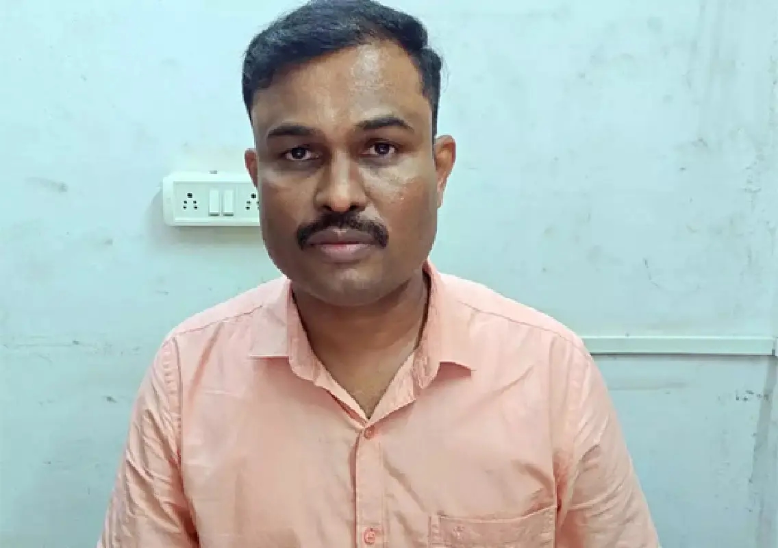 Lokayukta police arrest PWD staffer in ₹22,600 bribe case - News Karnataka