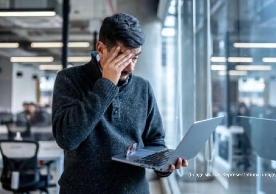 New hire quits on first day after laptop issue sparks debate - News Karnataka
