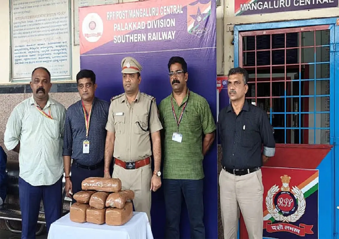 Over 10 kg ganja seized at Mangaluru Central station - News Karnataka