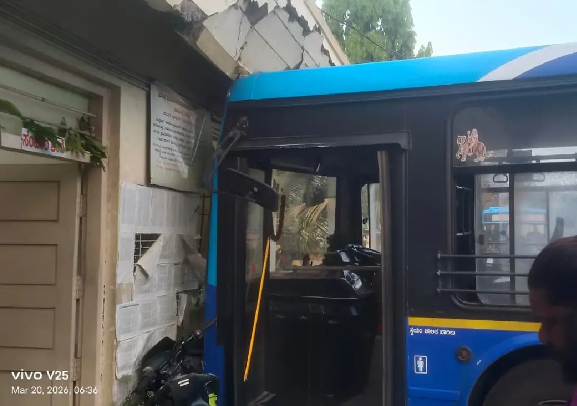 Parked BMTC bus rolls on its own, crashes into wall in Bengaluru - News Karnataka