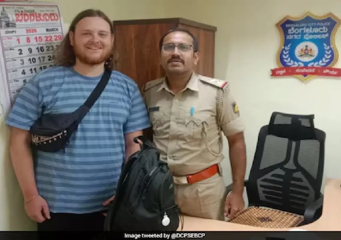 Police return lost bag with documents to UK visitor - News Karnataka