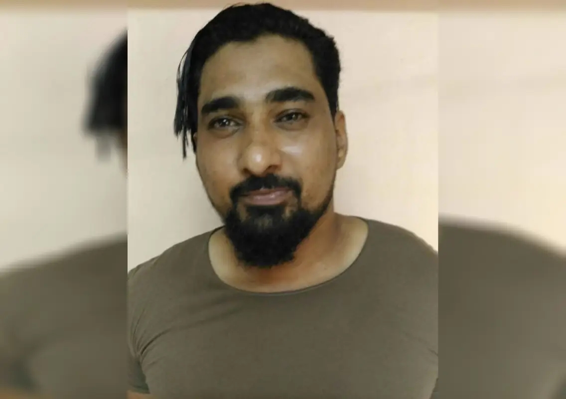 Rowdy-sheeter hacked to death on Thokkottu flyover: WATCH - News Karnataka