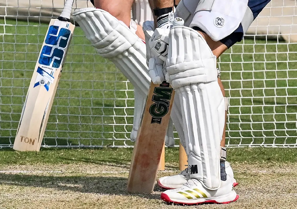 Teen dies after ball hits neck in freak accident while playing - News Karnataka