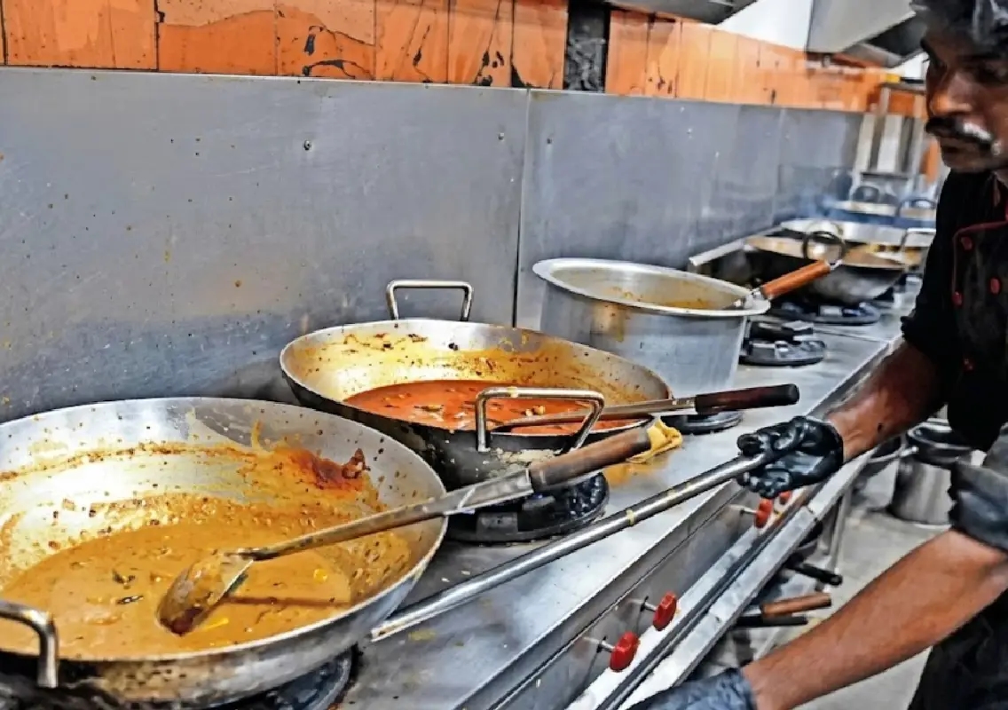 Waste-to-biogas keeps Koramangala restaurant running amid LPG crisis - News Karnataka