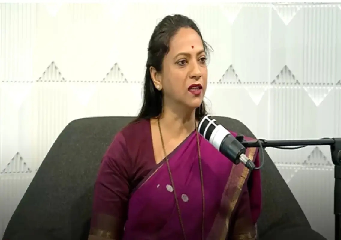 Women’s panel chief visits acid attack victim at Wenlock Hospital - News Karnataka