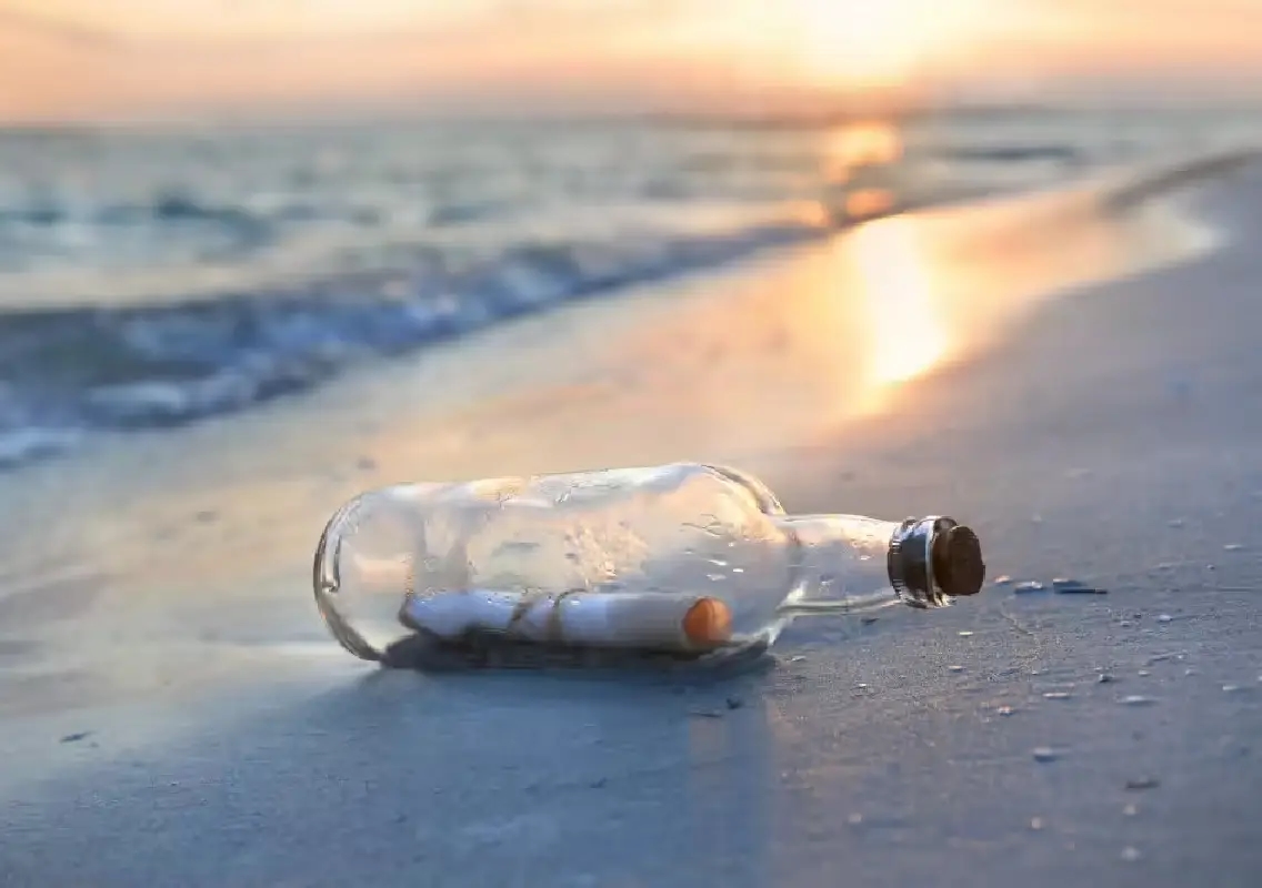 10-year-old finds mysterious message in bottle on beach - News Karnataka