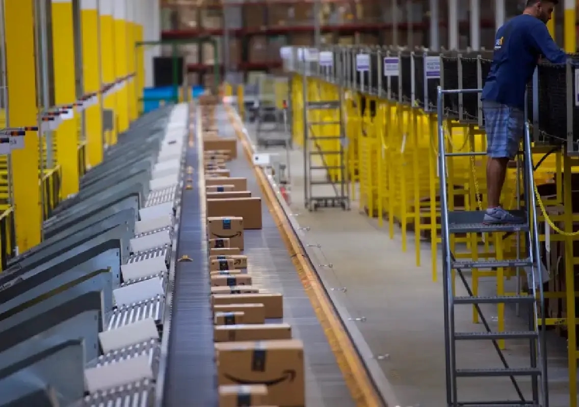 Amazon worker dies at Oregon warehouse, safety concerns rise - News Karnataka