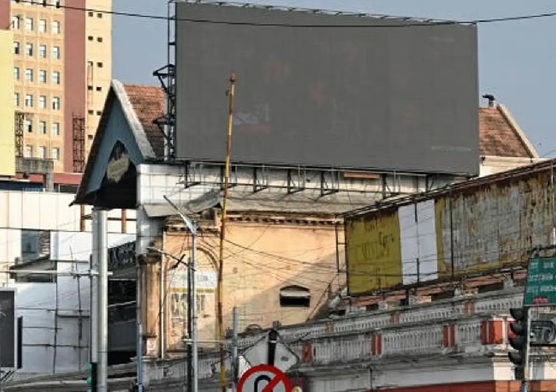 Bengaluru opens window to legalise hoardings before April 13 - News Karnataka