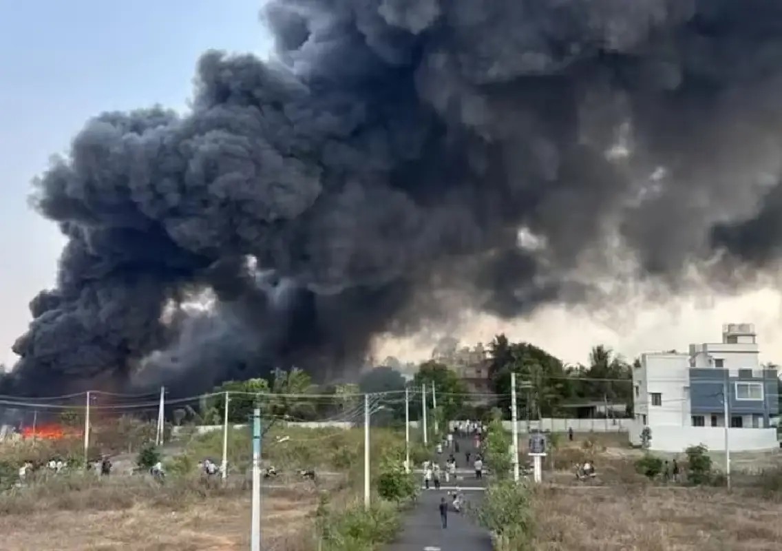 Bengaluru outskirts choke as residents allege nightly toxic smoke - News Karnataka