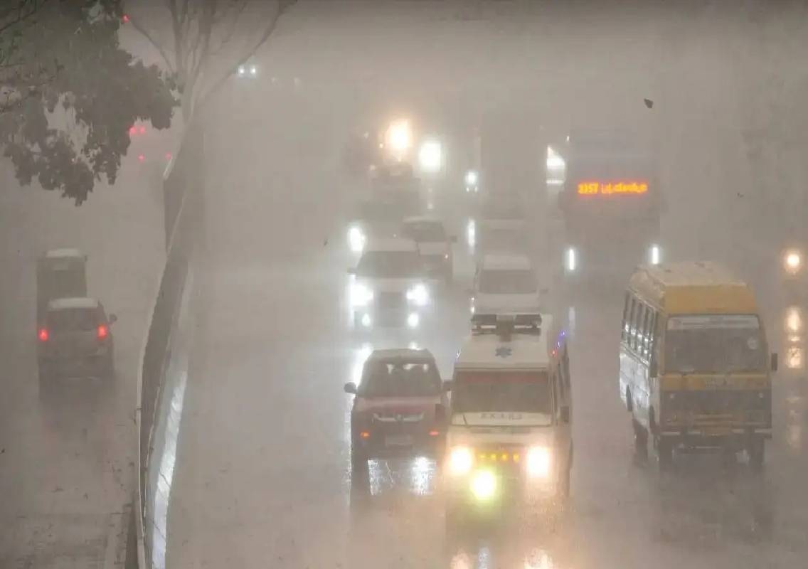Bengaluru rain chaos leaves 10 dead, city flooded - News Karnataka